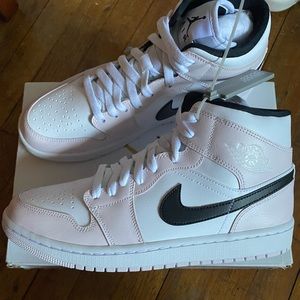High top nike women 10